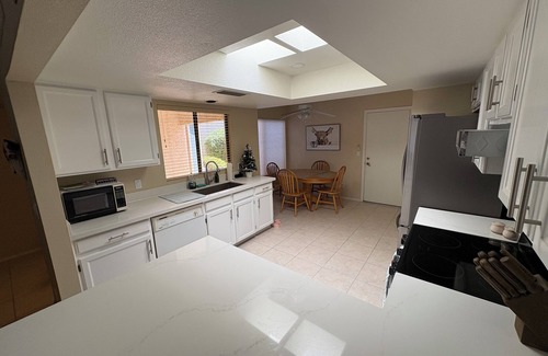 Westbrook Village Condo | Escape to sunny Phoenix!