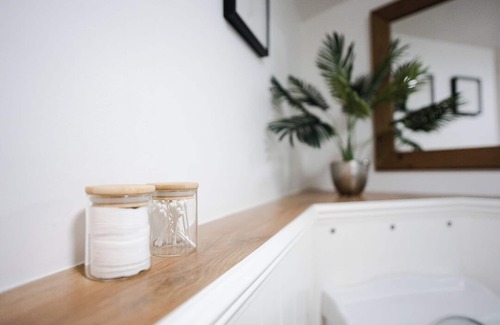 Buxton Bed & Breakfast | Escape to the countryside. Make impromptu plans & forget the world for a while.