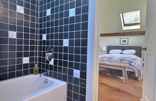 Bantam House | Escape to the Hills