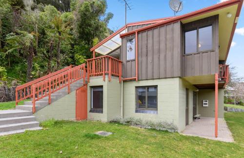 Okere Falls House | Escape to the Lake - Lake Rotoiti Bach