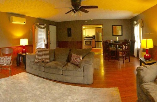Luray Cabin | Escape to the Mountains! Pets welcome!
