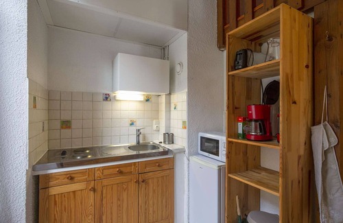 Cauterets Apartment | Escape to the Pyrenees: Cozy Apartment with Balcony, Parking & Pet-Friendly