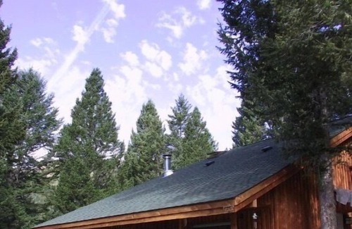 Bozeman Cabin | Escape to this Cozy, Secluded Cabin to unwind and disconnect from the world!
