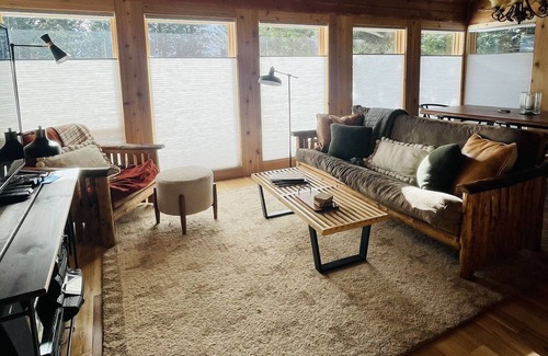 Bozeman Cabin | Escape to this Cozy, Secluded Cabin to unwind and disconnect from the world!