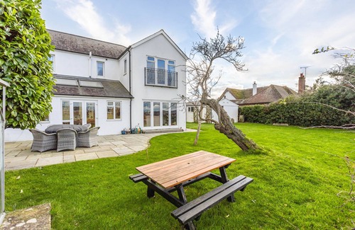Hassocks Apartment | Escape to this spacious four-bedroom retreat