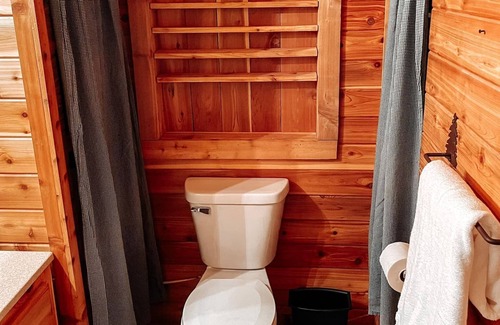 Northwoods Beach Cabin | Escape to this quiet, peaceful, family friendly cabin close to Hayward!