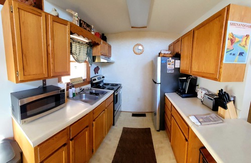 Shenandoah Cottage | Escape to your cozy 2-bed 2-bath river front cottage near Shenandoah Natl Park