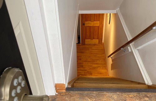 Dundas Apartment | Escarpment Dwelling!