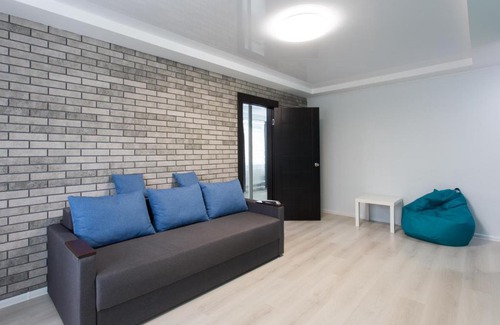 Dzerzhyns'kyi District Apartment | Esenina Apartment near Botanical Garden