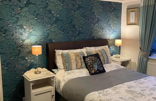 Lytham St. Anne's Bed & Breakfast | EsJays at Knowles House
