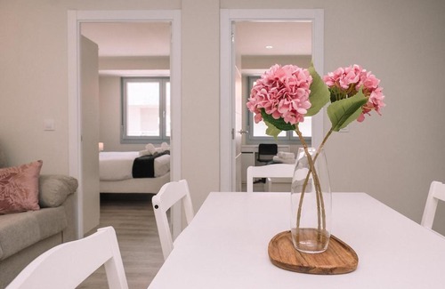 Santiago de Vigo Apartment | Espectacular moderno en el centro by CABANA Rentals