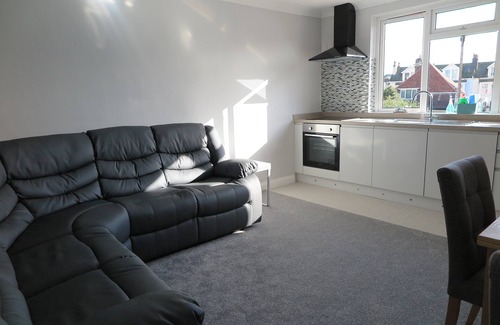 Paignton Apartment | Esplanade Court Apartments With Seasonal Swimming Pool