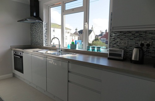 Paignton Apartment | Esplanade Court Apartments With Seasonal Swimming Pool