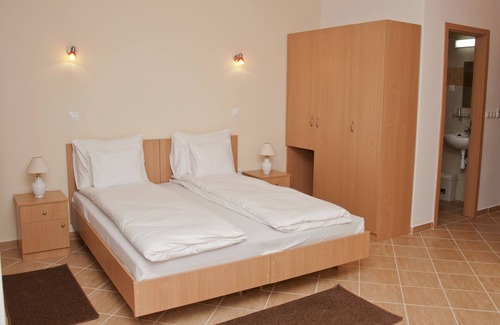 Nepszinhaz negyed Hotel | Esprit Hotel Budapest