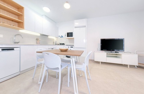 Puerto del Carmen Ski Chalet | Essence del Carmen Beach-air-con