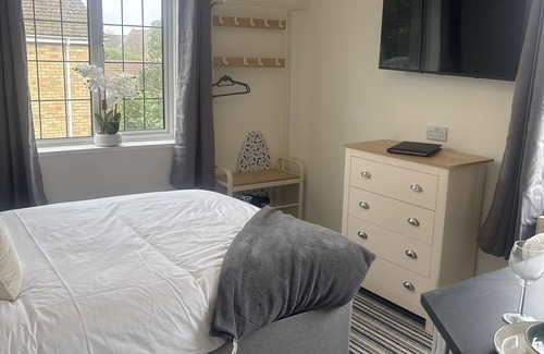 Willingham Apartment | Essential, downstairs with bath & kitchenette
