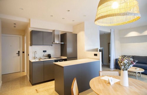 Marbella Seafront Promenade Apartment | Está Situado en Primera Línea de Playa, en Pleno Paseo Marítimo