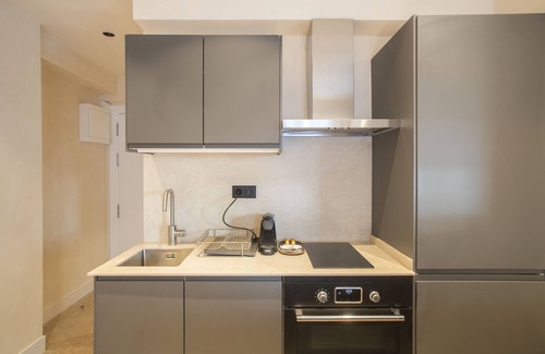 Marbella Seafront Promenade Apartment | Está Situado en Primera Línea de Playa, en Pleno Paseo Marítimo