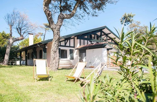 Les Estagnots House | Estagnots Beach and Lake on foot