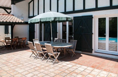 Les Estagnots House | Estagnots Beach and Lake on foot