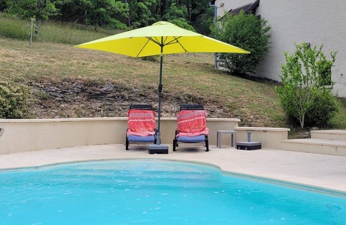 Auriac-du-Perigord Ski Chalet | Estate for 8 people with swimming pool