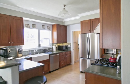 Windsor House | Estate House overlooking cult Russian River Vineyard! LABOR DAY SALE!