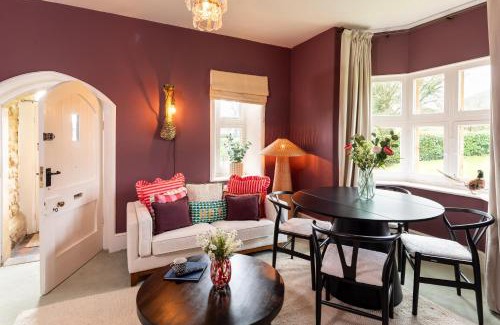 Sidmouth House | Estate Lodge Sleeps 5 on The Jurassic Coast Devon