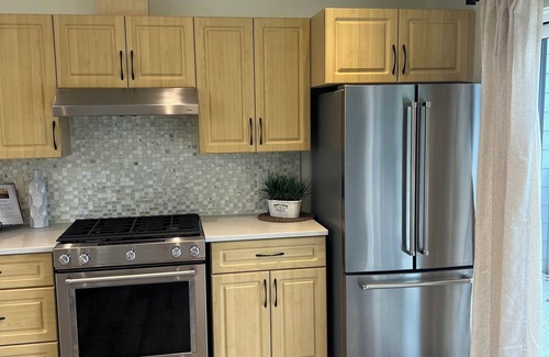 Walnut Grove Apartment | Estate Style Property 2 Bed 1 Bath Coach Home Fort Langley/Walnut Grove
