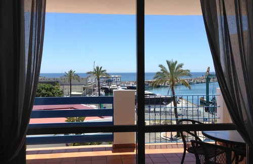 Estepona Apartment | Estepona Marina Front Line-Lovely 3 Bed, 2 Bath, AC, FastInternet, UKTV, Parking
