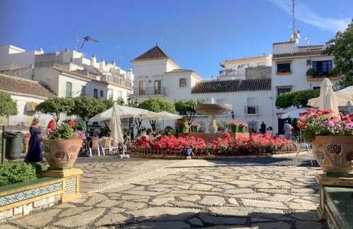 Estepona Apartment | Estepona Marina Front Line-Lovely 3 Bed, 2 Bath, AC, FastInternet, UKTV, Parking