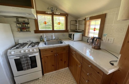 Valley Ford Apartment | Estero Schoolhouse Guest Studio