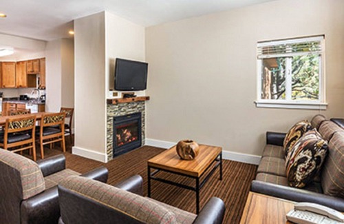 Estes Park Resort | Estes Park is a small town with lots of love!