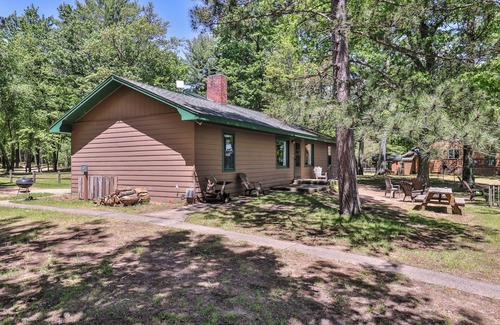 St Germain Cottage | Estrold's Resort- Bayview Cabin