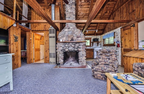St Germain Cottage | Estrold's Resort- Pine Cabin
