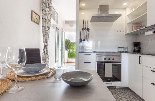 L'Escala Apartment | Estudio Piña Colada