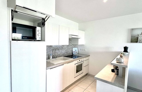Etel Apartment | Etel: 2-room apt 42m², balcony, parking, near beach, pets allowed