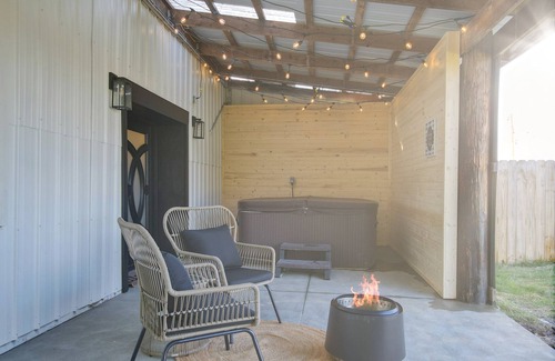 North Industry House | Eternal Romance: The Honeymoon Suite at 1885 Farms