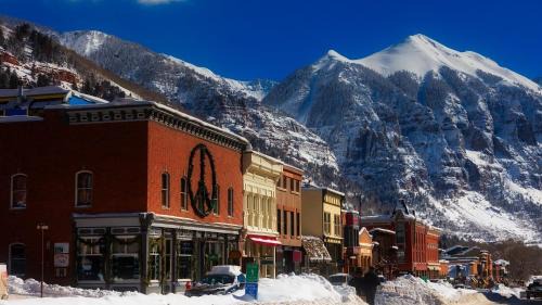Telluride House | Etta Place 5 by AvantStay Ski In Ski Out Unit w Views of the Valley