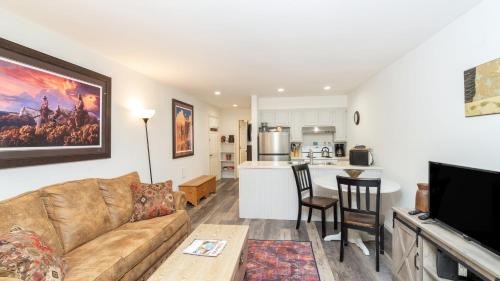 Telluride House | Etta Place 5 by AvantStay Ski In Ski Out Unit w Views of the Valley