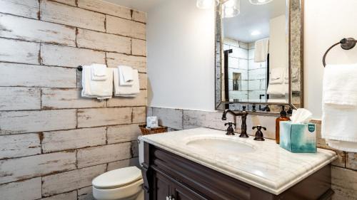 Telluride House | Etta Place 5 by AvantStay Ski In Ski Out Unit w Views of the Valley