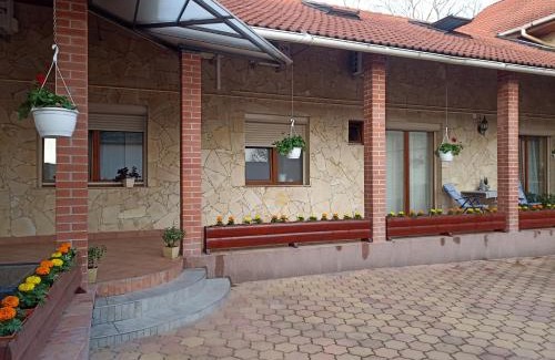 Debrecen House | Euro Panzio