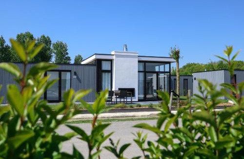 Nieuwvliet Ski Chalet | EuroParcs Bad Meersee