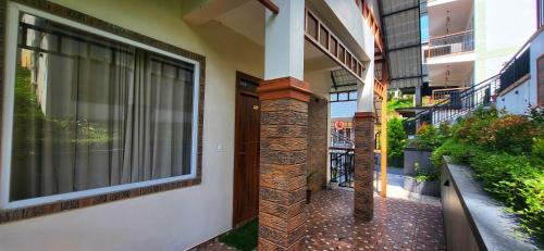 Kunchithanny Hotel | Evaara Resorts