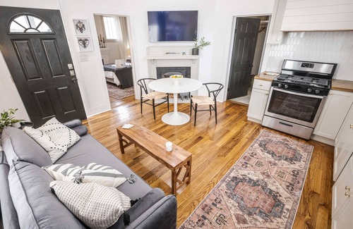Downtown House | Evangeline A in Lafayette