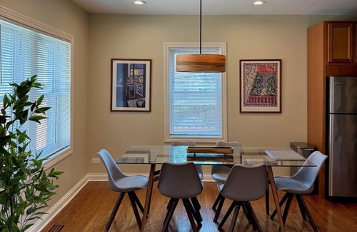 Evanston House | Evanston 2-bedroom Cottage Charmer