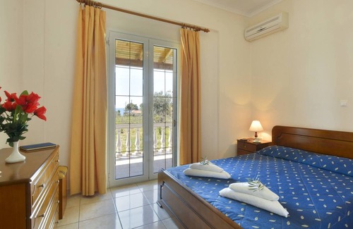 Agios Matthaios House | Evdokias Beach House