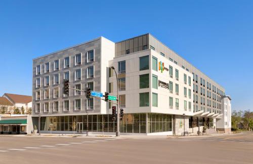 Kutzky Park Hotel | EVEN Hotels Rochester - Mayo Clinic Area by IHG