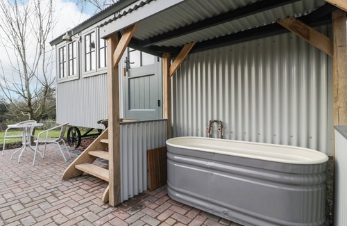 Moreton Cottage | Evendine Hut @ Evendine Cottage