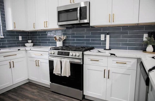McKinney House | Event-Ready Family Getaway ~3BR Home+ Private Pool Close to Airport, DT, & F1