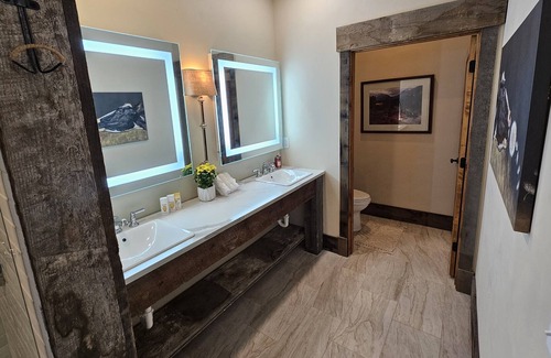Miles City House | Event venue and 2 Luxury Suites Downtown